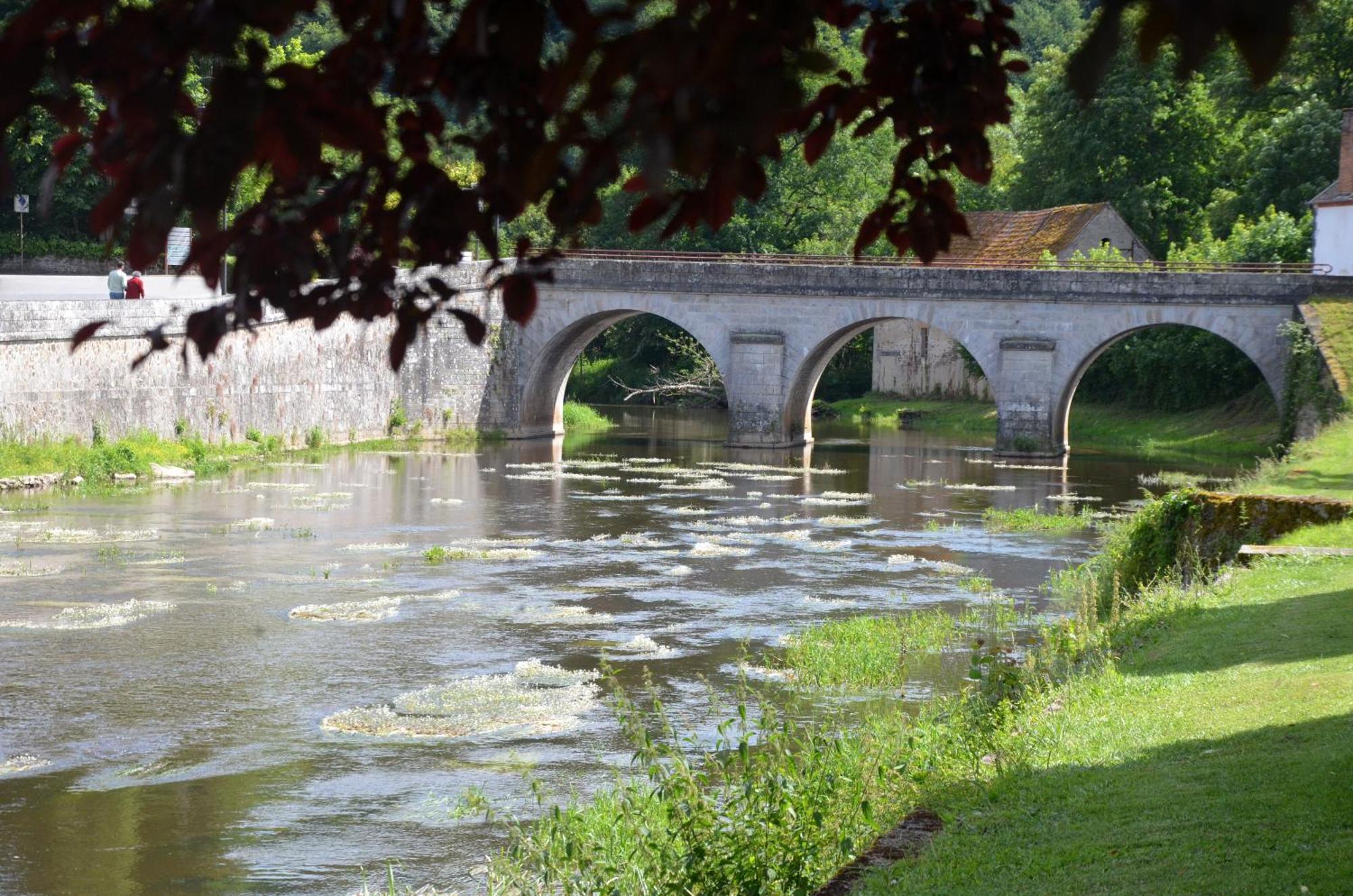 Studio "Au Bord De L'Eau" 2 Chambon-sur-Voueize Exterior foto